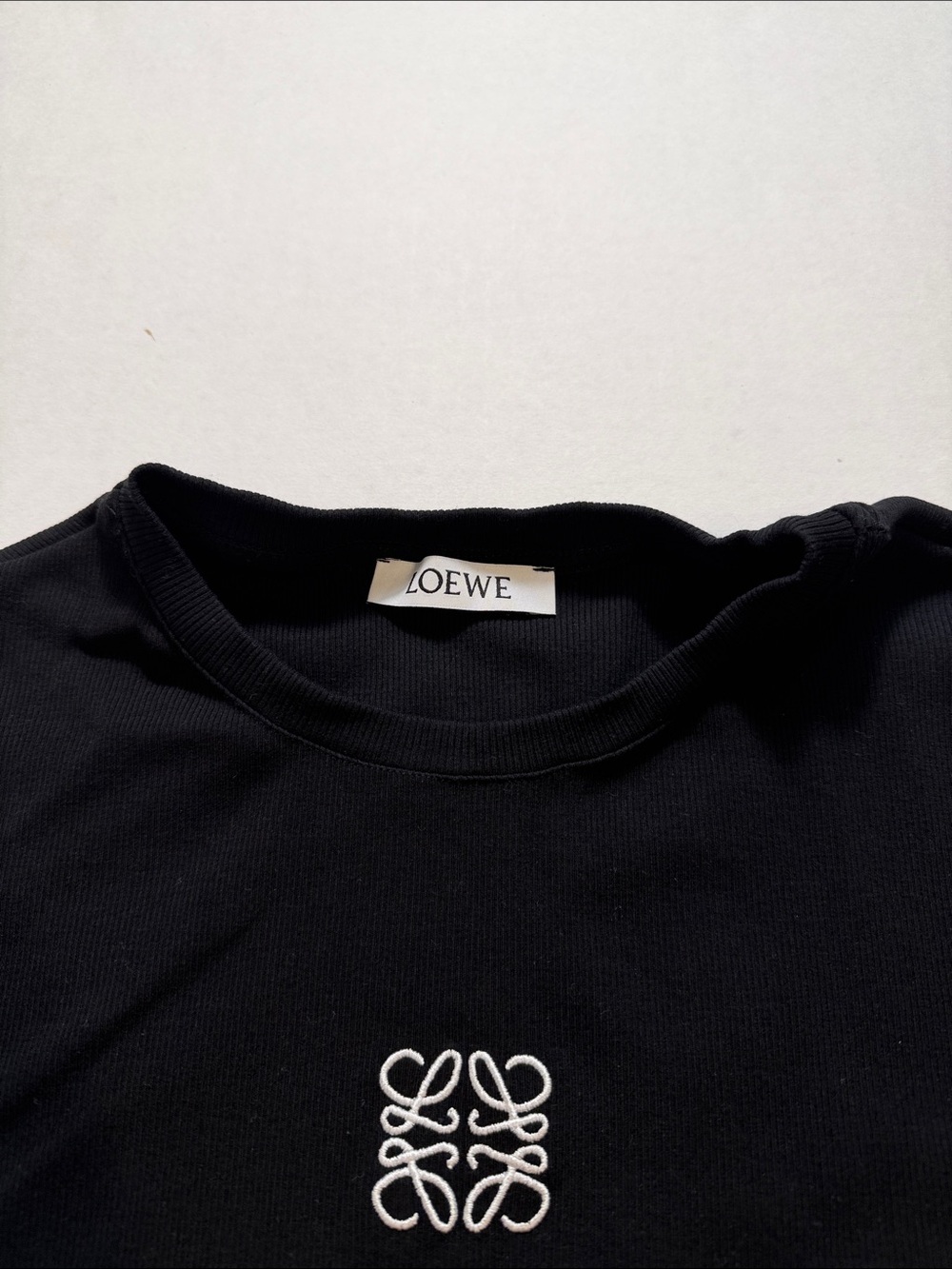 Loewe Monogram Embroidered Fitted Ribbed Cropped Tee - Picture 2 of 9